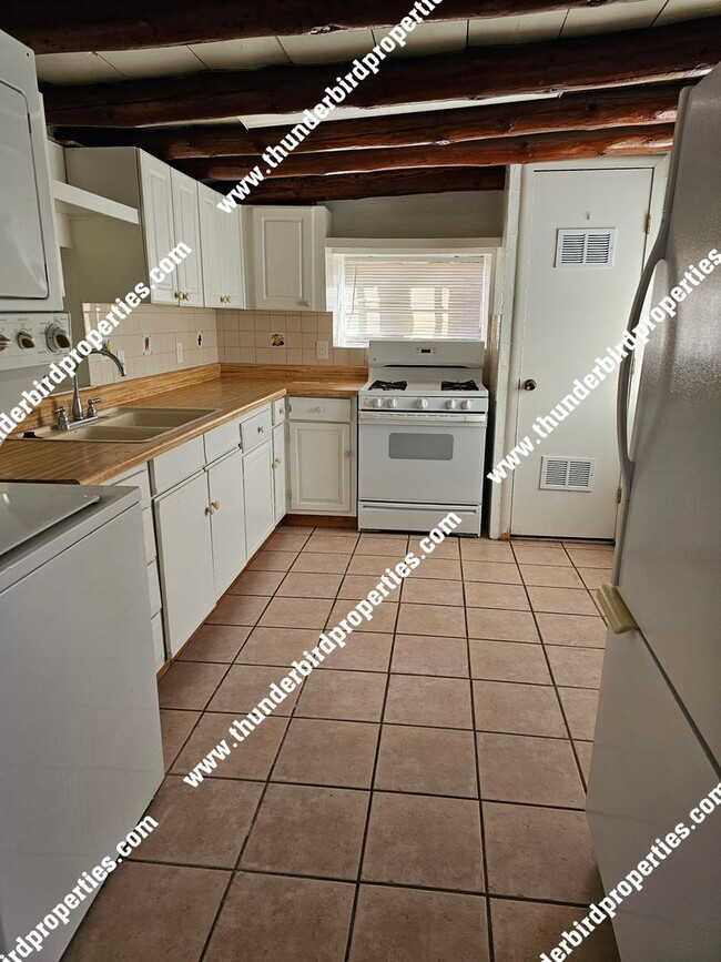 325 San Andres Ave NW in Albuquerque, NM - Building Photo - Building Photo