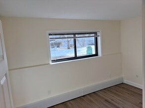 4 Lancelot Court in Salem, NH - Building Photo - Building Photo