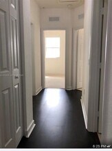 230 NW 109th Ave in Miami, FL - Foto de edificio - Building Photo