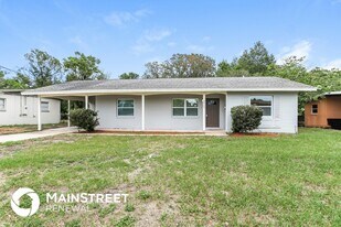 5913 Wolf Rd in Orlando, FL - Building Photo