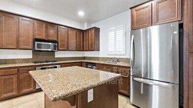 1661 Brittle Bush Dr in Chula Vista, CA - Foto de edificio - Building Photo