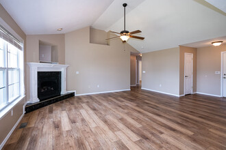 709 E Placer Mill Rd in Nixa, MO - Foto de edificio - Building Photo