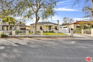 6323 Farmdale Ave in Los Angeles, CA - Building Photo