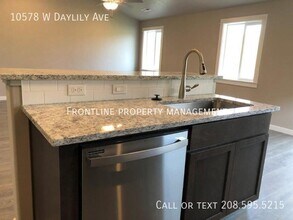 10578 W Daylily Ave in Star, ID - Building Photo - Building Photo