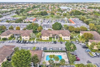 15619 SW 73rd Cir Terrace in Miami, FL - Building Photo - Building Photo