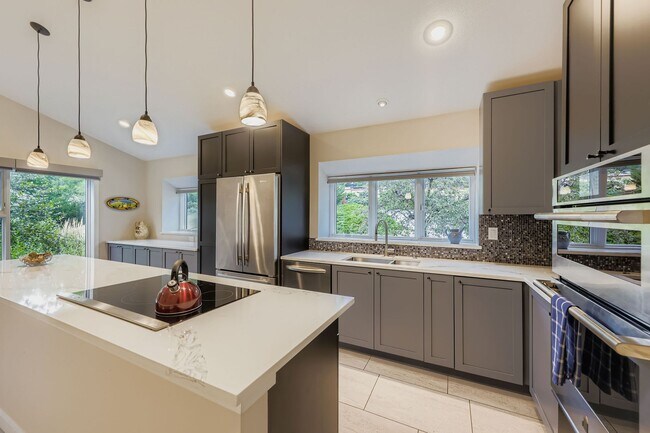 1261 Westview Dr in Boulder, CO - Building Photo - Building Photo