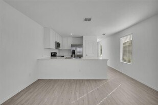 309 Marty Allen Lp in Jarrell, TX - Building Photo