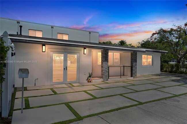 property at 1020 SW 4th Ave