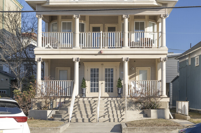 15 Main Ave in Ocean Grove, NJ - Foto de edificio - Building Photo