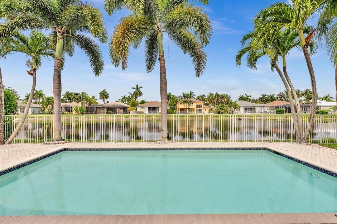 18579 Harbor Light Way in Boca Raton, FL - Building Photo