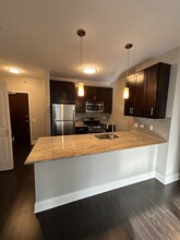 68 W Hubbard St, Unit 2007 in Chicago, IL - Building Photo - Building Photo