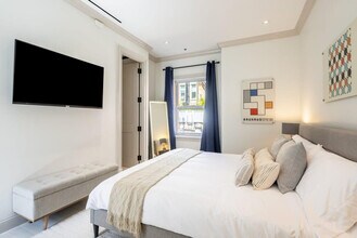 808 Lexington Ave in New York, NY - Building Photo - Building Photo