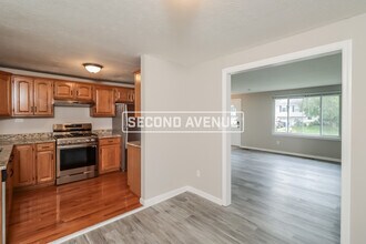 564 Carnival Dr in Pittsburgh, PA - Building Photo - Building Photo