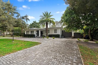 500 Wren Ave in Miami Springs, FL - Building Photo - Building Photo