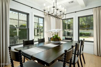 5838 E Calle Del Paisano in Phoenix, AZ - Building Photo - Building Photo