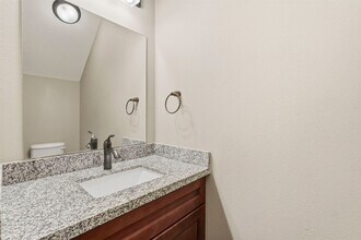 112 Artesian Way in Roman Forest, TX - Building Photo - Building Photo