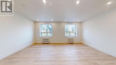 1 Marquette Ave in Toronto, ON - Building Photo - Building Photo