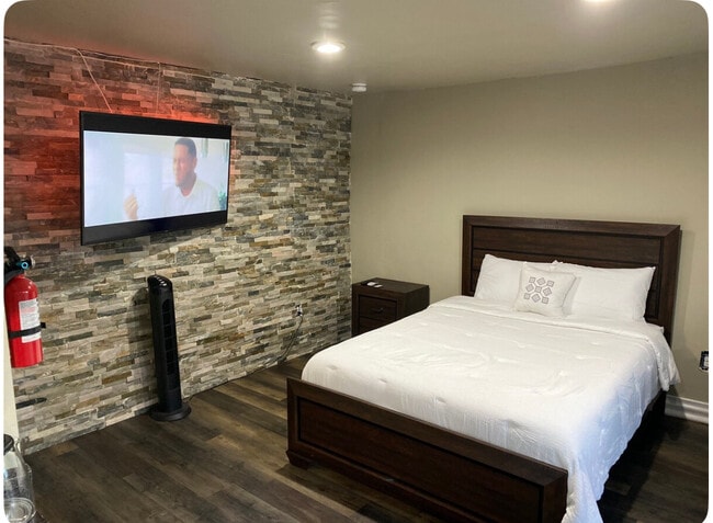 2712 E Dominguez St in Carson, CA - Foto de edificio - Building Photo