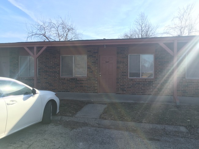 801 S Main St, Unit 4 in Warrensburg, MO - Building Photo - Building Photo