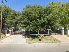 6327 Jeane St in Dallas, TX - Building Photo
