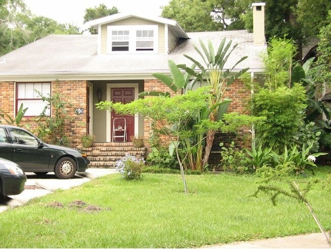 property at 606 Lake Dot Cir