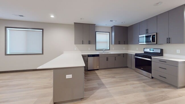 621 11th Ave SE in Minneapolis, MN - Building Photo - Building Photo