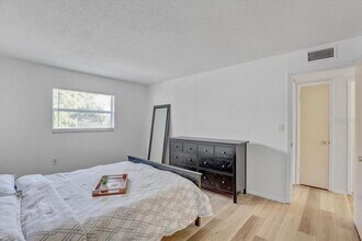 350 79th Ave N in St. Petersburg, FL - Building Photo - Building Photo