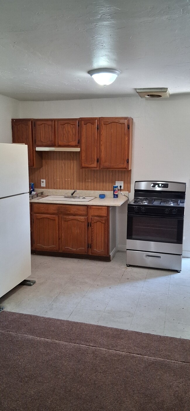 5142 Bleecker St, Unit Feldstein, Unit Feldstein