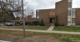 29 Dickinson St in Mount Clemens, MI - Building Photo