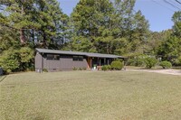 111 Robinhood Dr in Woodstock, GA - Building Photo - Building Photo