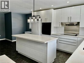 312 Grantham Ave in St Catharines, ON - Building Photo