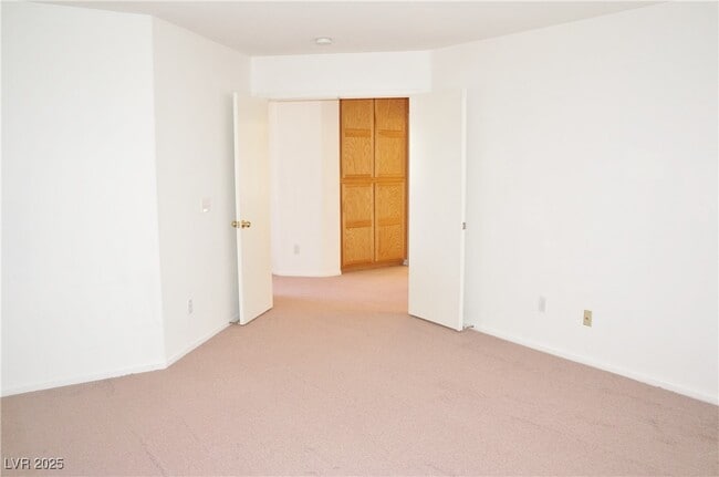 932 Ribbon Grass Ave