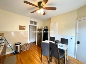59 Cedar St, Unit 2R in Somerville, MA - Building Photo - Building Photo