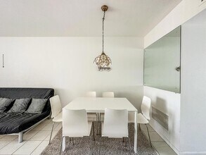 3280 Lake Osborne Dr, Unit 207 in Lake Worth Beach, FL - Foto de edificio - Building Photo