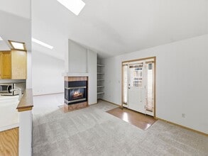 Beautiful Home with New Carpets, Fenced Yard, A/C, and Finished Basement! in Fort Collins, CO - Building Photo - Building Photo