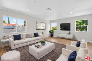 3436 Hunter St in Los Angeles, CA - Building Photo