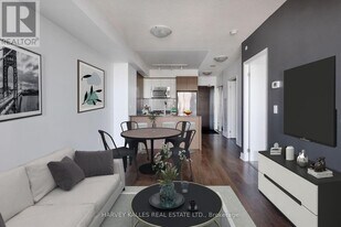 9 Valhalla Inn Rd in Toronto, ON - Building Photo