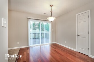 488 Cedar Valley Dr in Clarksville, TN - Foto de edificio - Building Photo