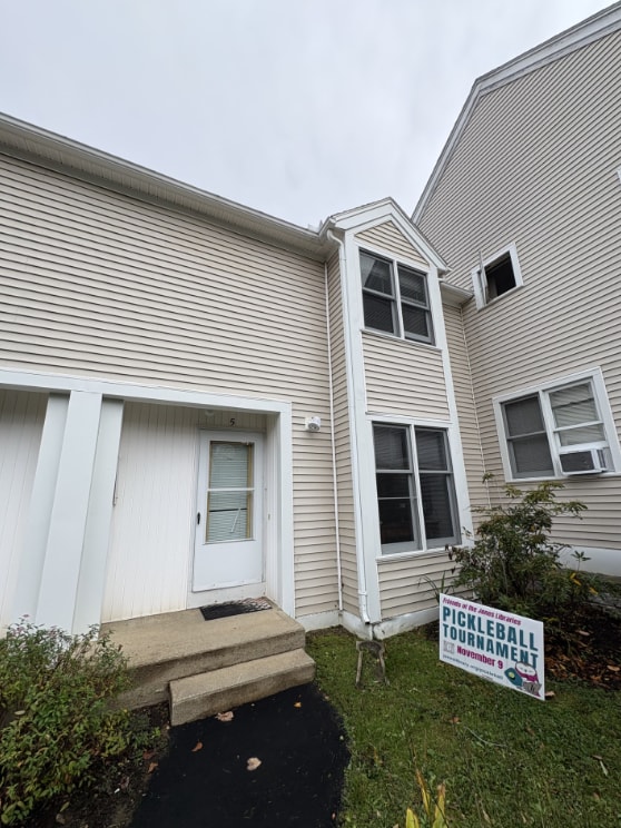 property at 1 Salem Pl