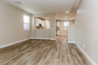 10751 W Broxden Junction Ave in Las Vegas, NV - Foto de edificio - Building Photo