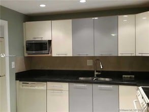 5950 Del Lago Cir-Unit -112 in Sunrise, FL - Building Photo - Building Photo