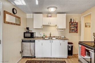 1914 Ottawa Dr in Las Vegas, NV - Building Photo - Building Photo