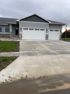 111 Mydland Dr in Harrisburg, SD - Building Photo - Building Photo