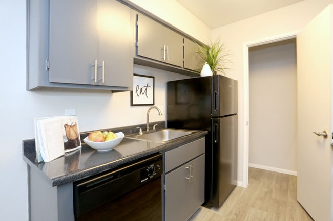 Arcadia Walk in Phoenix, AZ - Building Photo - Interior Photo