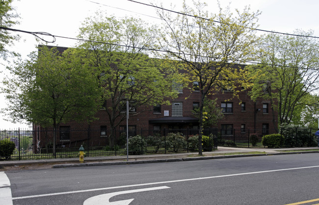 Mount Prospect Gardens in Newark, NJ - Building Photo - Building Photo