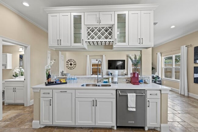 property at 2211 Silverbonnet St