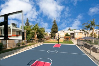 Golden Gardens in Fresno, CA - Foto de edificio - Building Photo