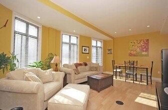424 Massachusetts Ave in Boston, MA - Foto de edificio - Building Photo