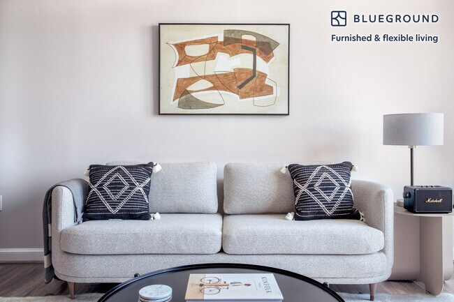4835 Cordell Ave in Bethesda, MD - Building Photo - Building Photo