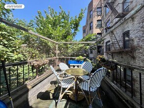 103 W 74th St in New York, NY - Building Photo - Building Photo